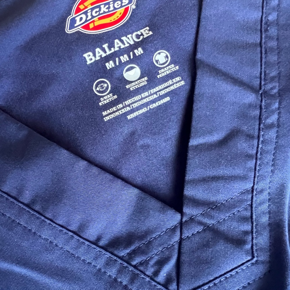 Dickies Scrub Set - Picture 7 of 7